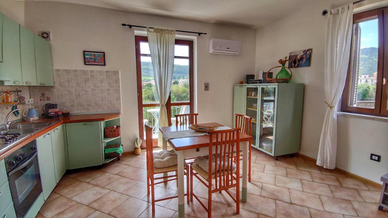 Temo River House Romantic Balcony And Peaceful Retreat In The Heart Of Bosa Zewnętrze zdjęcie
