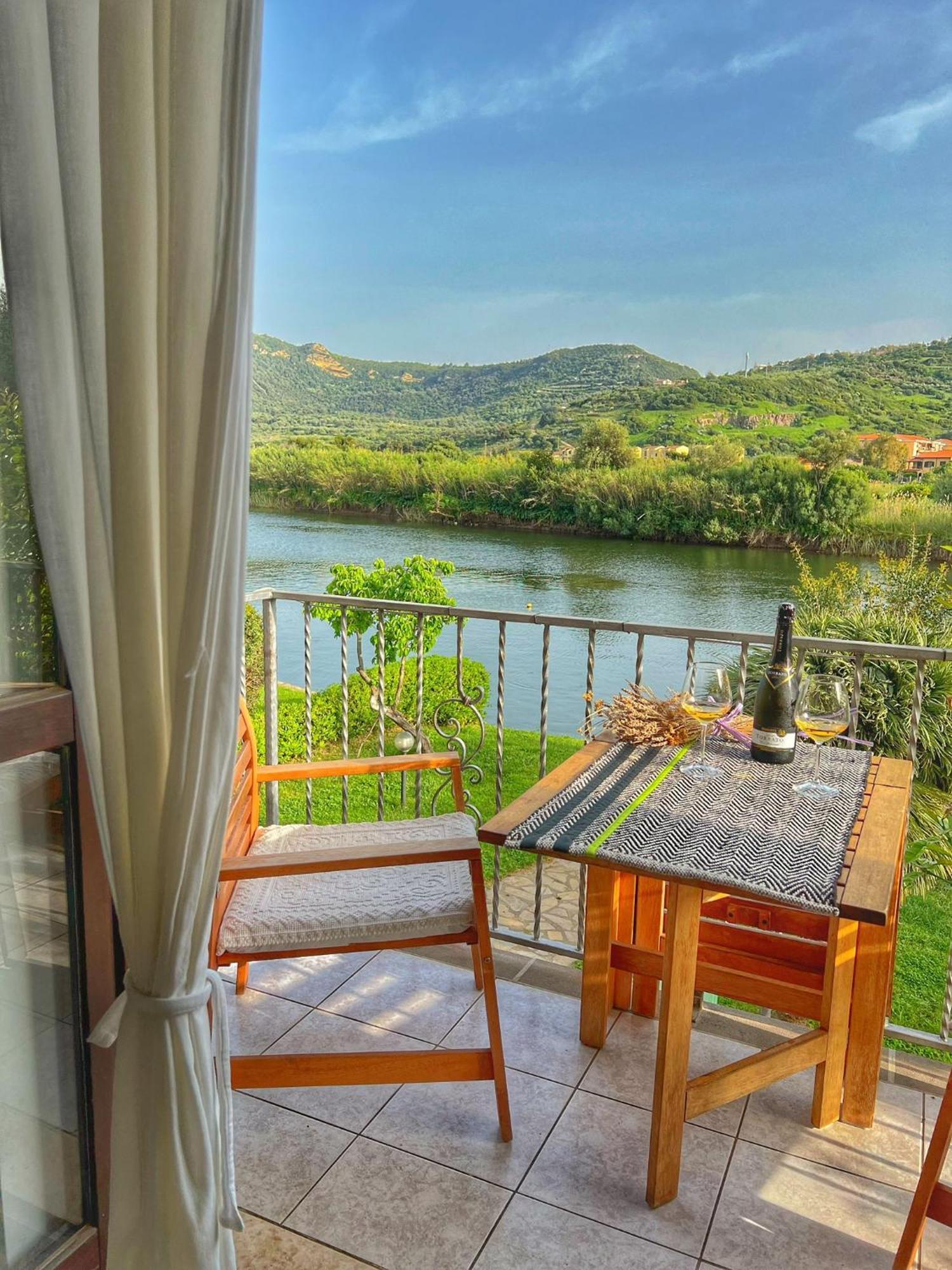 Temo River House Romantic Balcony And Peaceful Retreat In The Heart Of Bosa Zewnętrze zdjęcie