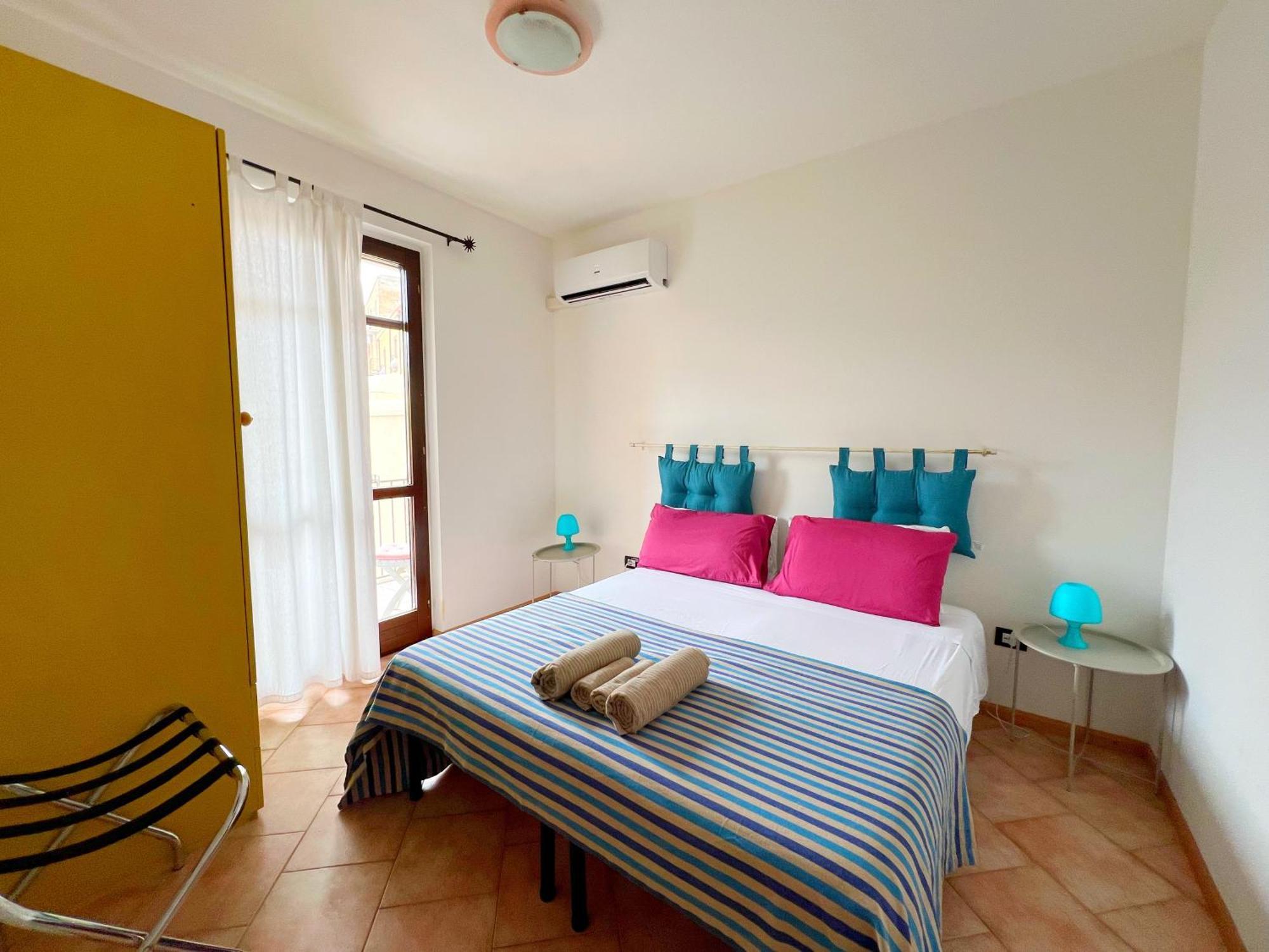 Temo River House Romantic Balcony And Peaceful Retreat In The Heart Of Bosa Zewnętrze zdjęcie