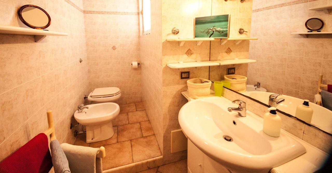 Temo River House Romantic Balcony And Peaceful Retreat In The Heart Of Bosa Zewnętrze zdjęcie